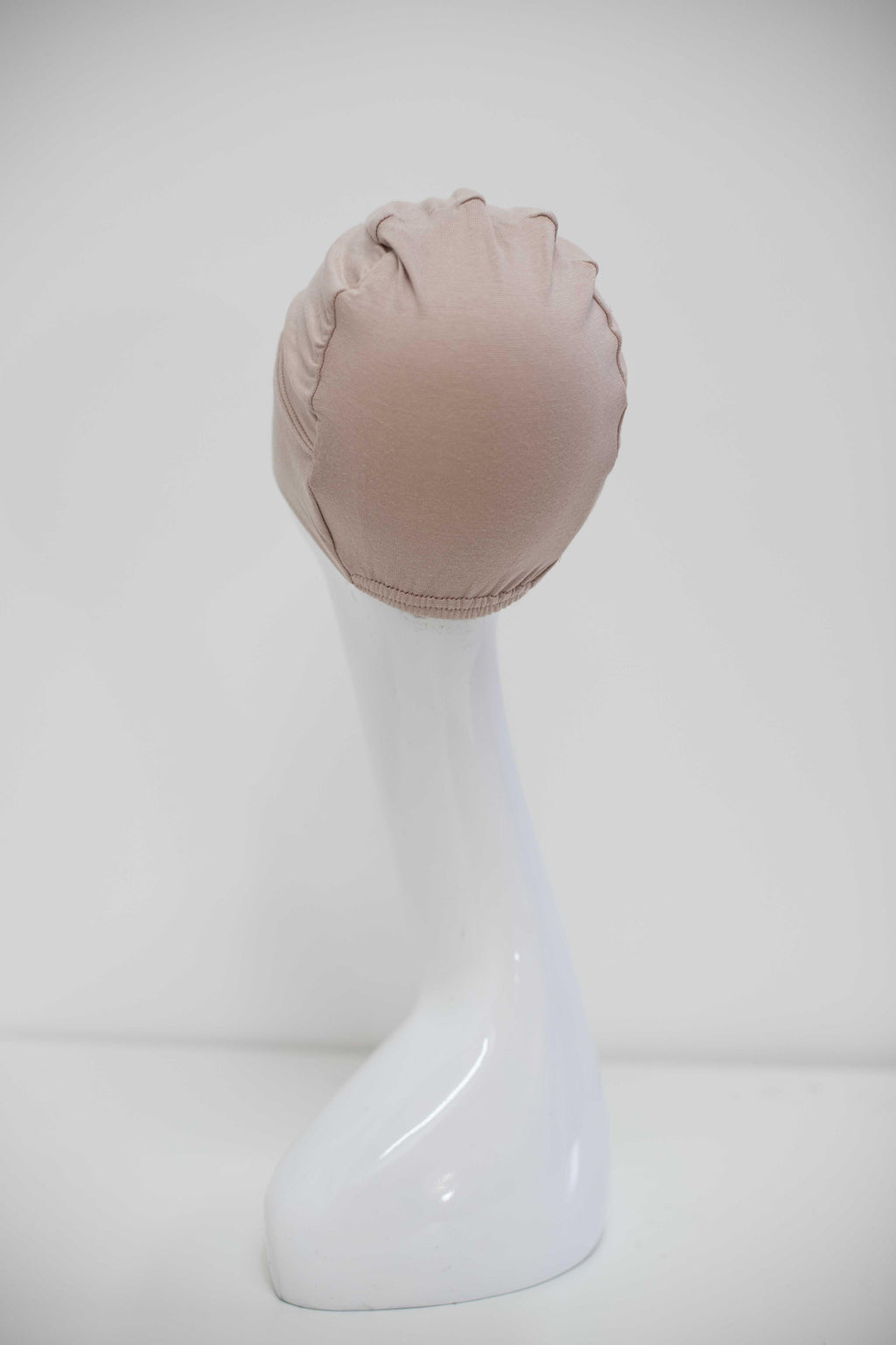 Bonnet croisé fermé