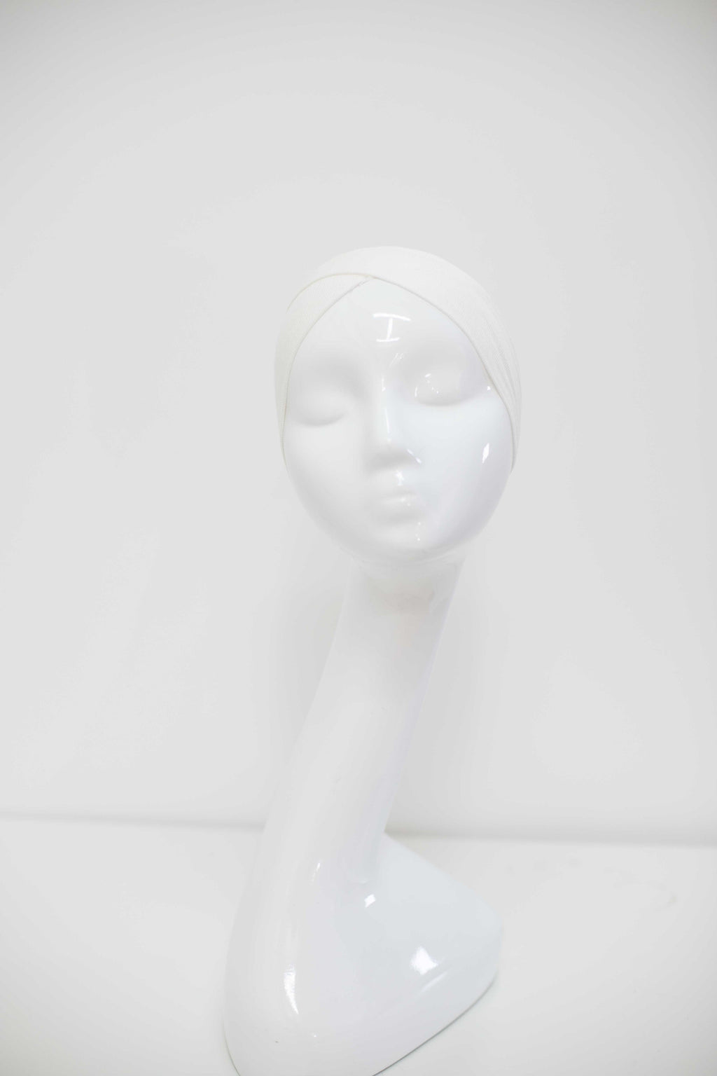 Bonnet croisé fermé