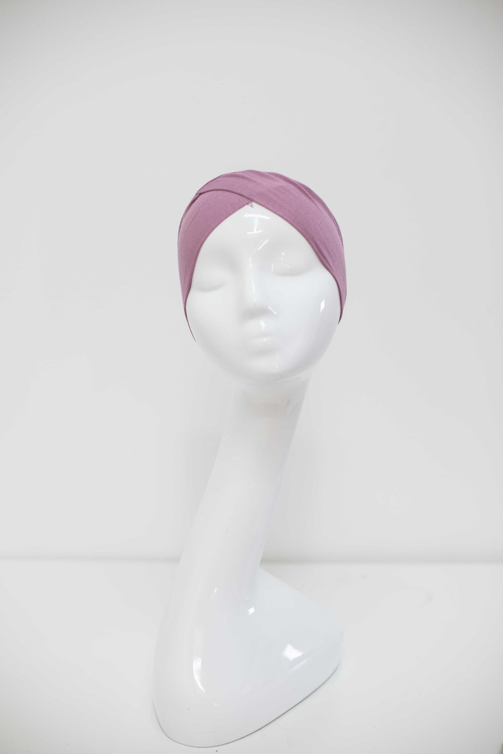 Bonnet croisé fermé