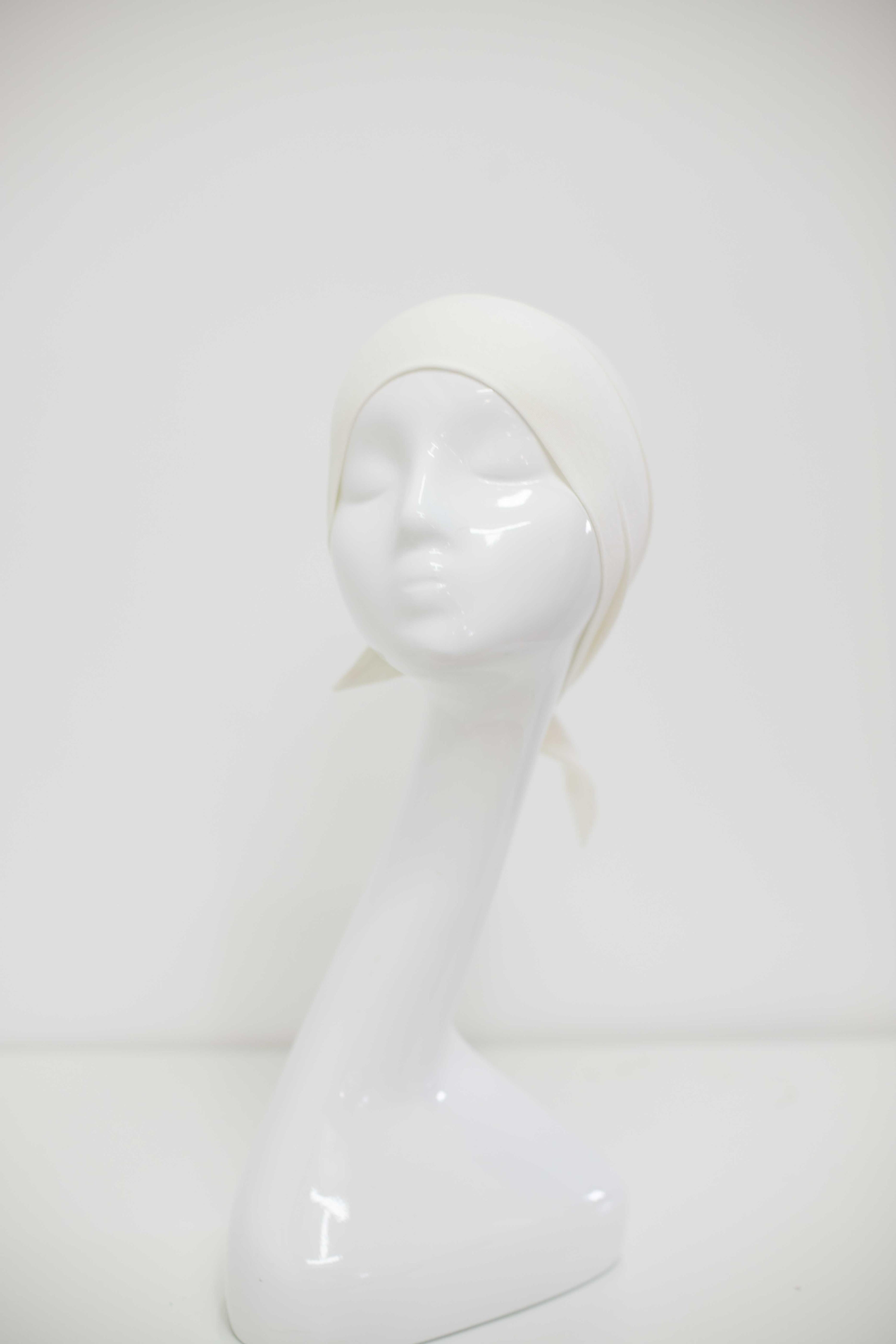 Bonnet à nouer