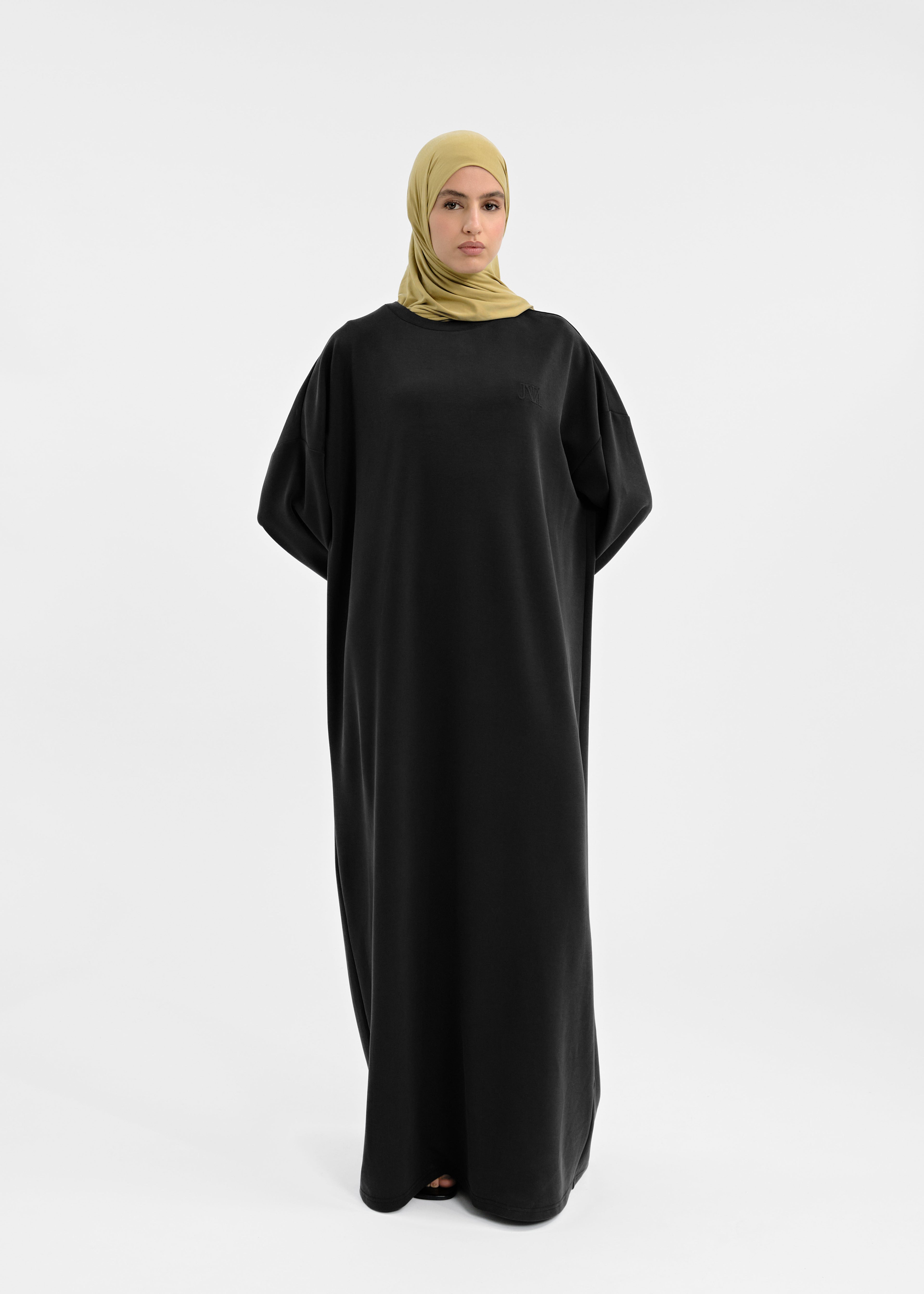 Robe over modal noir