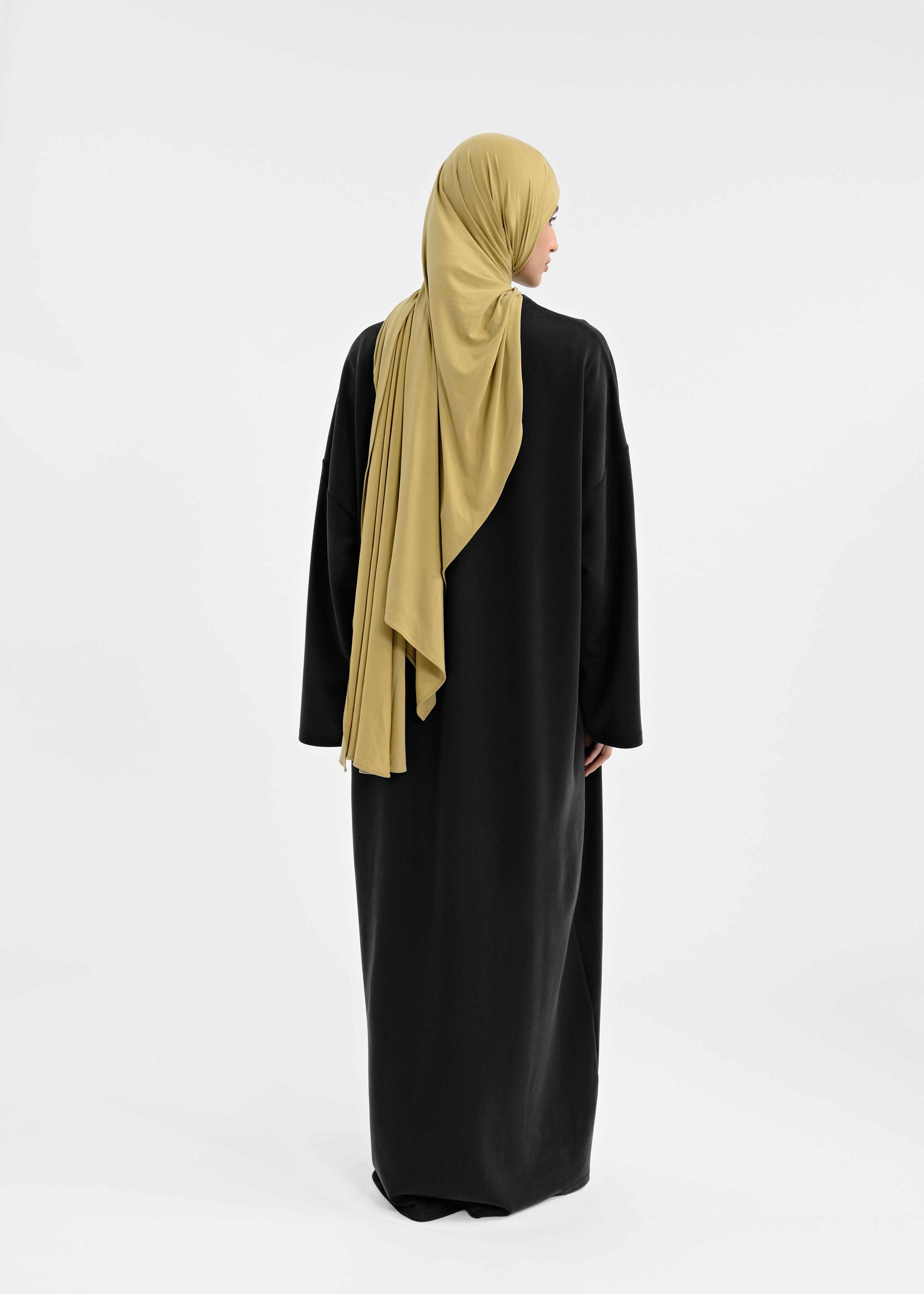 Robe over modal noir