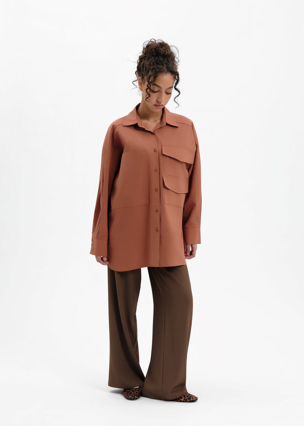 Chemise over pocket earth