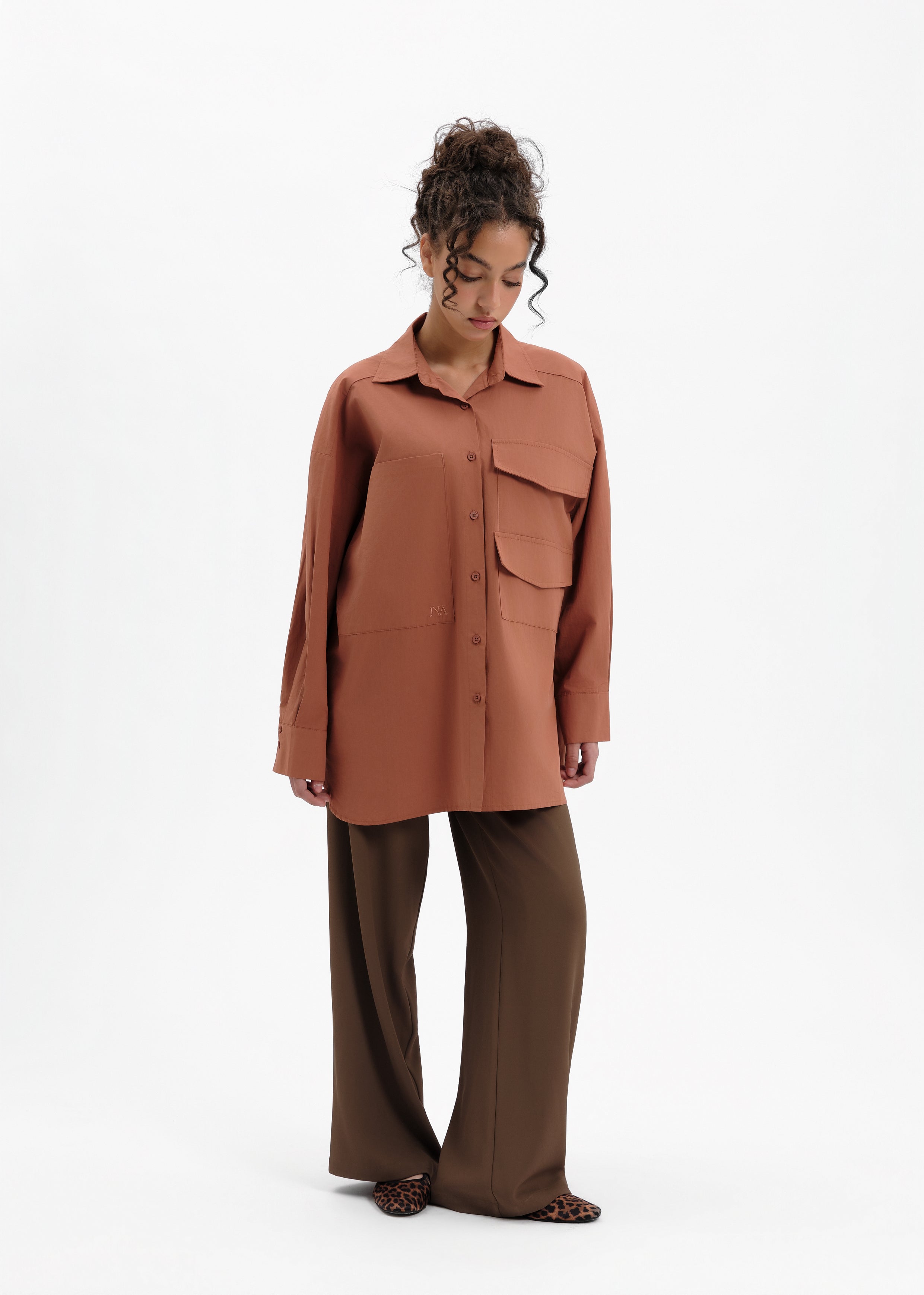 Chemise over pocket earth